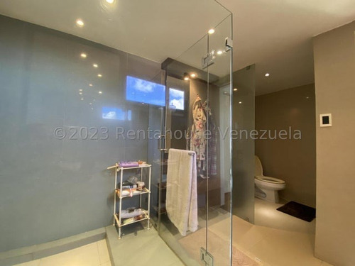 Apartamento De 351 M, En Alquiler En La Lagunita Country Club 25-18604