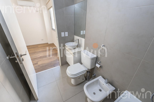 Departamento - 2 Ambientes Con Balcón Y Cochera - Colegiales - Venta