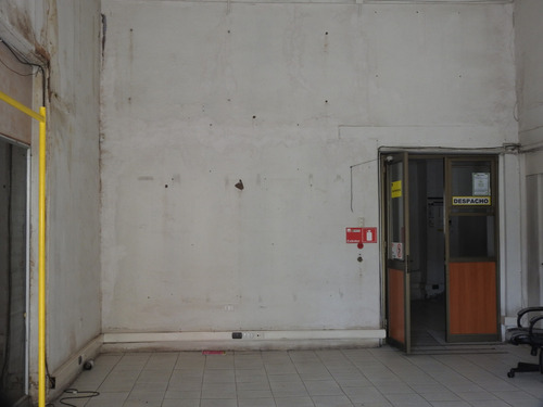 Arendamos Local Comercial Central