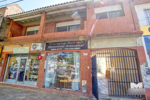 Casa Multifamiliar Con Dos Locales - San Isidro