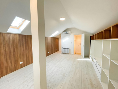 Casa En Venta - 4 Dormitorios 3 Baños - Cochera - 302,40mts2 - Mar Del Plata