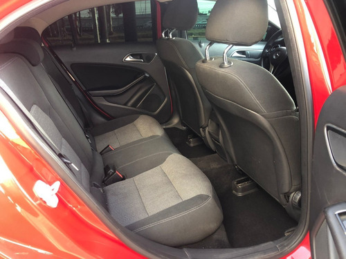 Imagen 12 de 14 de Mercedes Benz A180 Cgi 2015 Rojo