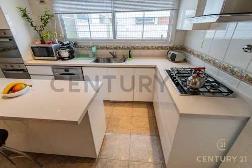 Venta Departamento 4 Ambientes Con Dependencia En Flores Sobre Avenida Avellaneda