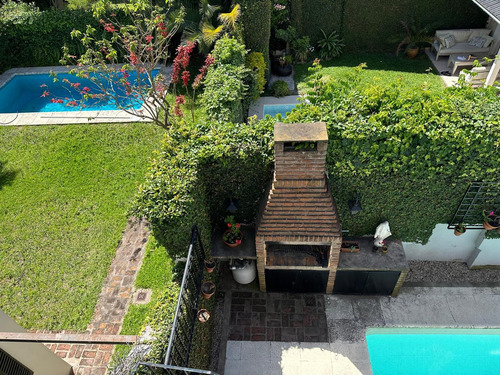 Martínez Vías A Libertador. Casa 5 Ambientes Con Pileta