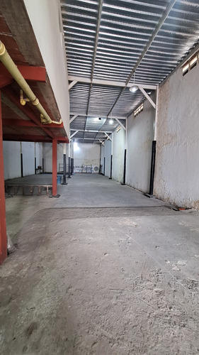 Se Alquila Galpon, Apto, Local En La Calle Boyaca Al02-1912sc-dflo