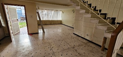 Casa Comercial En El Paraíso Avenida Loira