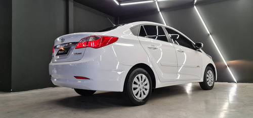 Imagem 4 de 14 de Hyundai Hb20s 1.6 Comfort Plus 16v Flex 4p Manual