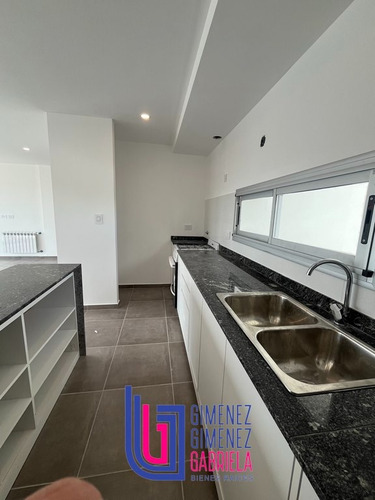 Venta De Departamento Dos Dormitorios Calle 54 E/ 23 Y 24