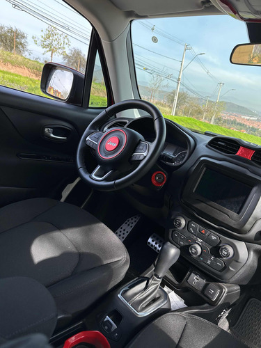 Imagen 18 de 19 de Jeep Renegade Sport Lx 1.8 At