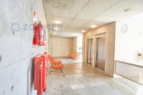 Oficina En Venta Con Renta En Saavedra - Semipiso - Dos Cocheras Mas Baulera Doble