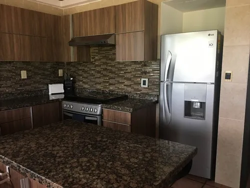 Casa En Venta. En Calle Cerrada En Club De Golf Tequisquiapan, Con Vista Al Campo De Golf
