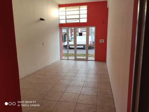 Venta De Excelente Complejo Locales Comercial En Serodino.
