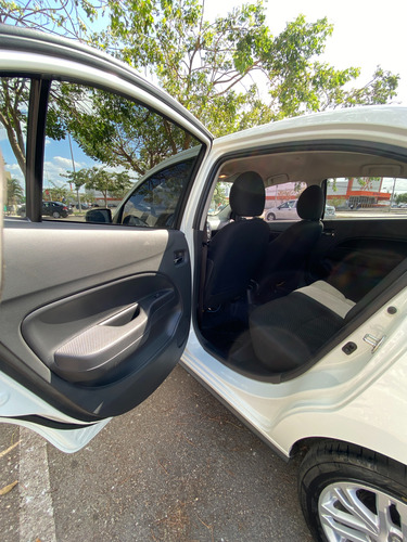 Mirage G4 2024 Versión Gls Cvt Color Blanco