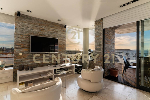 Imagen 3 de 30 de Le Bleu Pent-house En Venta Frente Al Puerto Con El Diseño De Carlos Ott