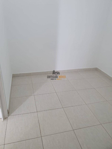 Imagem 7 de 16 de Apartamento À Venda No Embaré - Praia - Com Sacada - Piso Frio!