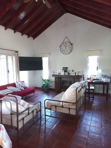 Imagen 2 de 30 de Hermosa Casa Con Pileta En Barrio Cerrado Los Fresnos Uribelarrea