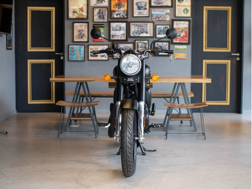 Royal Enfield Classic 350 Dark Stealth Black Reserva