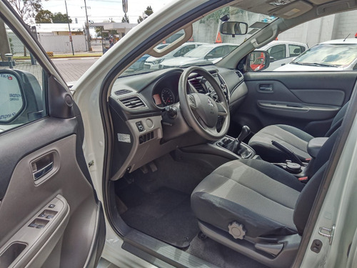Imagen 12 de 12 de Mitsubishi L200 2018 2.4 Cabina Doble 4x2 Mt