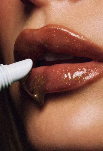 Bálsamo Labial Rhode Hailey Cinnamon Roll Cinnamon Glaze