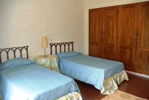 Casa En Venta / 5 Dorm / Punta Del Este / Golf / At2 6380