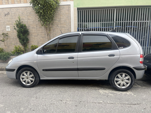 Renault Scenic 1.6 16v Authentique Hi-flex 5p