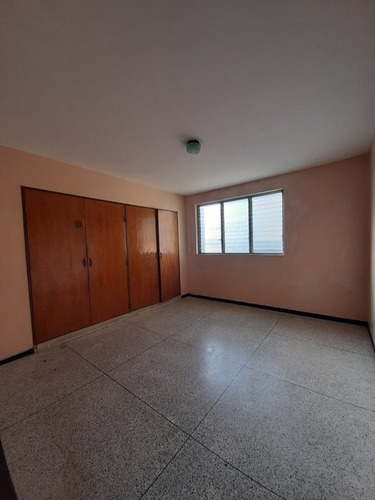 Imagen 5 de 7 de Venta De Apartamento En El Trigal Av. Pocaterra. Código 416391