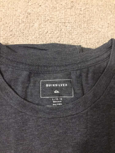 Remera Quiksilver Estampada Talle L Gris Melange