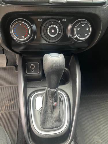 Fiat Cronos 1.3 Drive Flex Aut. 4P