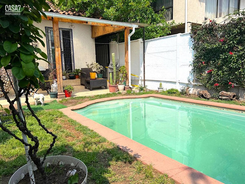 Casa En Venta De 3 Dorm. En Ñuñoa