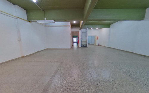 Depósito Oficinas Galpon Edificio Comercial Polo Audiovisual Productoras Tecnología Ideal Pick Up Con Montacargas Todos Medios Locomoción Chacarita 7 Baños Luminoso Alquiler Chacarita