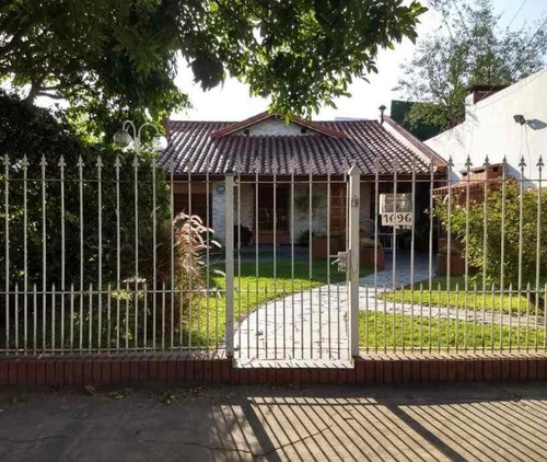 Imagen 1 de 10 de Casa En Venta En Banfield Oeste