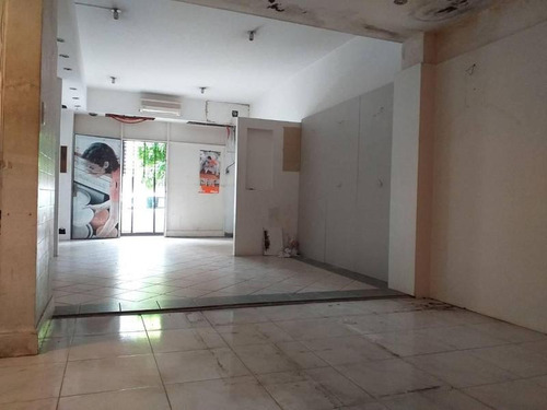 Imagen 4 de 12 de Local De Negocio A Metros Avenida Cabildo (phsin Expensas) Sin Columnas
