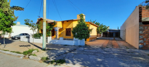 Imagen 7 de 9 de Inmueble De 525 M2 Dos Casas / Vivienda O Comercial -trelew