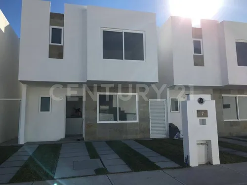Casa En Venta En Privada Marsella Rancho Santa Mónica