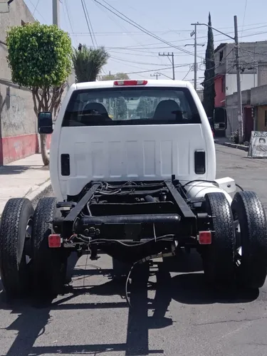 Chevrolet 3500 Modelo 2011 Solo Funciona Con Gas Lp