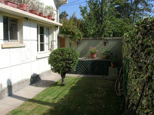 Casa En Venta De 5 Dorm. En Macul