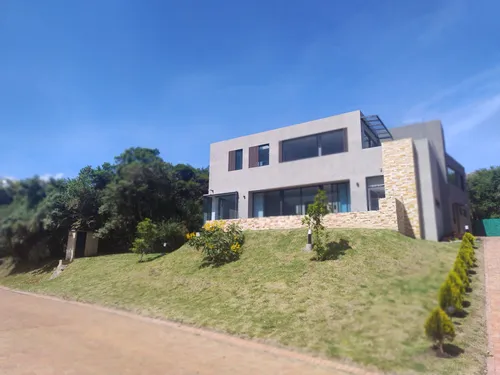 Casa En Venta En La Calera. Cod V52189