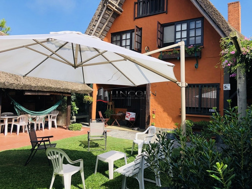 Oportunidad De Venta Casa A Una Cuadra Del Mar- Ref: 836
