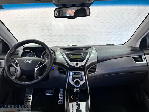 Hyundai Elantra GLS 1.8 Automático com teto solar