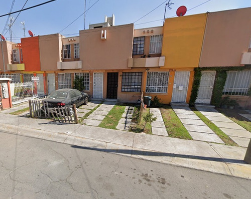 Casa En Remate Bancario Ubicada En Calle Cto 34, Col. Héroes De Tecámac, Ojo De Agua, Méx. Sk04