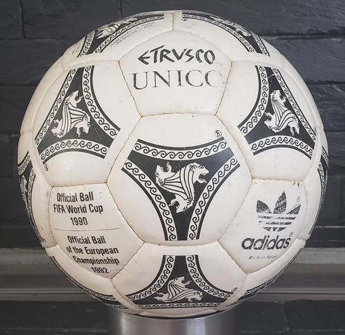 Balón adidas Etrusco Omb Italia 1990