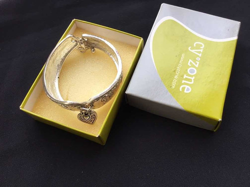 Pulsera Cyzone. Pieza De Bisutería De Fantasía. (Usado)