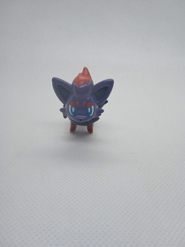 Figura De Pokémon Zorua Tomy (Usado)