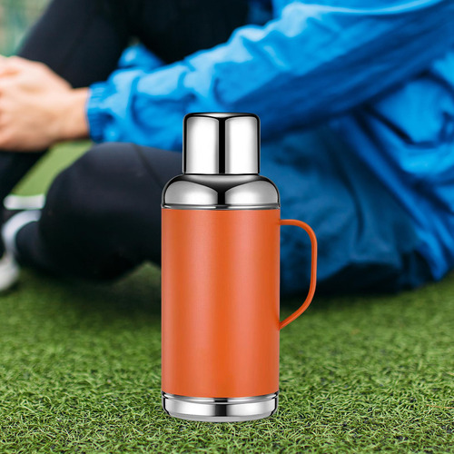 Botella De Agua Aislada Botella De Bebida Aislada Naranja