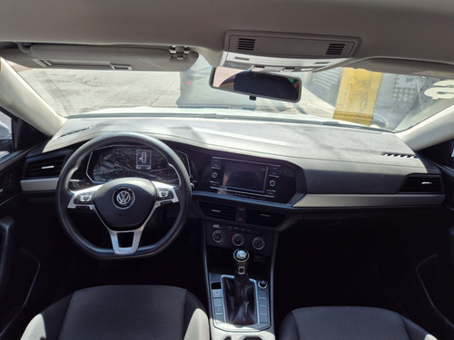 Volkswagen Jetta 1.4 T Tredline MT