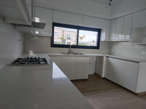Casa En Venta A Estrenar De Seis Ambientes En Ceibos Puertos Del Lago