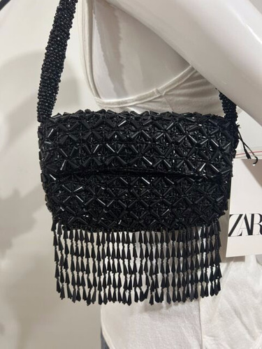 Cartera Zara Para Mujer Tejido Con Mostacilla 37 Cm Alto 23 