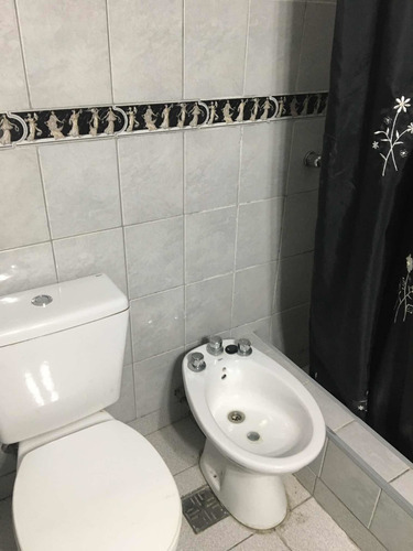 Imagen 11 de 14 de Departamento Semi Piso Con Cochera Privada.