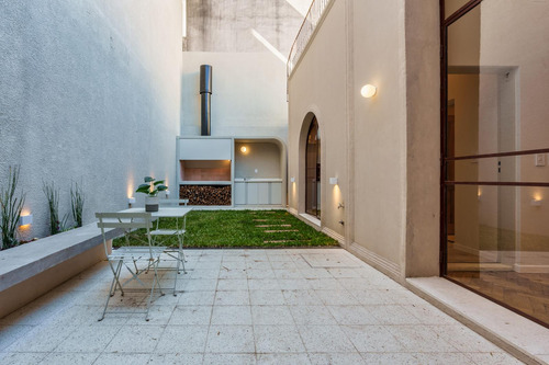 Casa En Venta Barrio Abasto 4 Dormitorios Patio Terraza Piscina Cochera