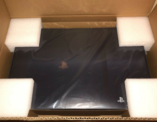 Imagen 5 de 5 de Playstation 4 Pro 500 Million Limited Edition 2tb + Dualshoc